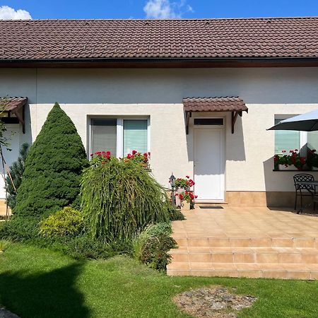 Ferienwohnung Privat Pekny Dvor Rajecké Teplice Exterior foto
